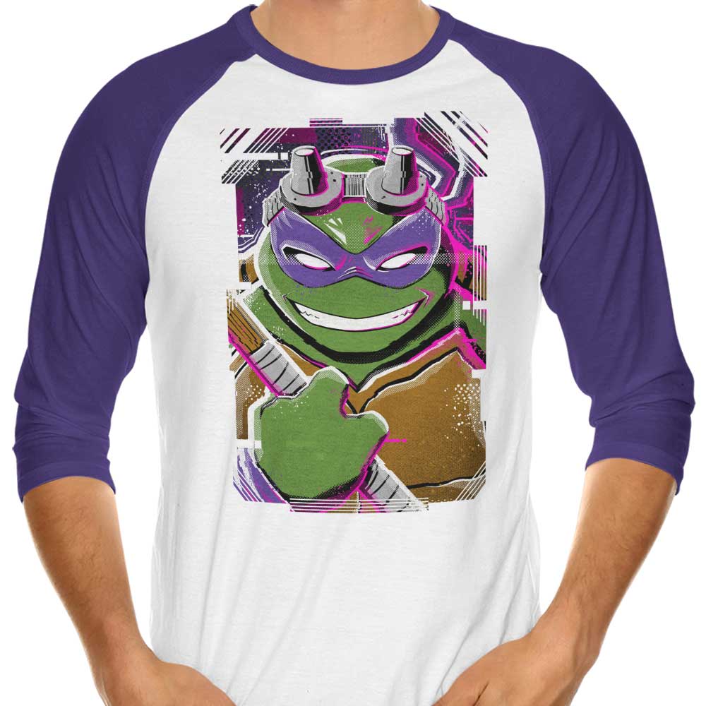 Stylish 3/4 Sleeve Raglan T-Shirt by Donnie Glitch
