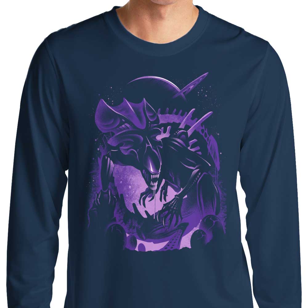 Long Sleeve 'Rise of the Queen' T-Shirt - Fashionable Crewneck Style
