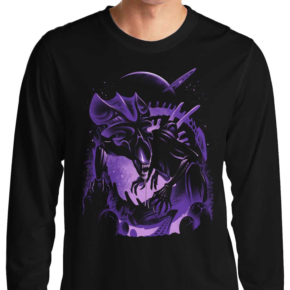 Long Sleeve 'Rise of the Queen' T-Shirt - Fashionable Crewneck Style