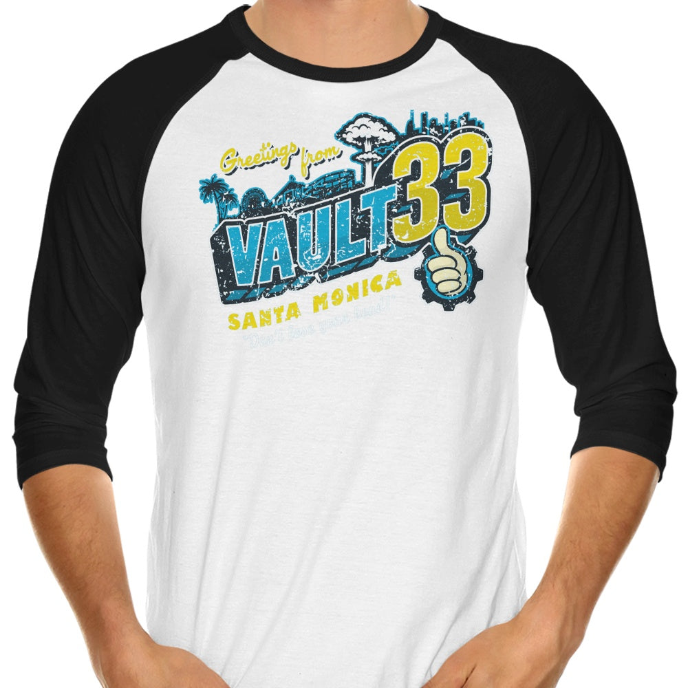 Charming 3/4 Sleeve Raglan T-Shirt with 'Greetings from 33' Design