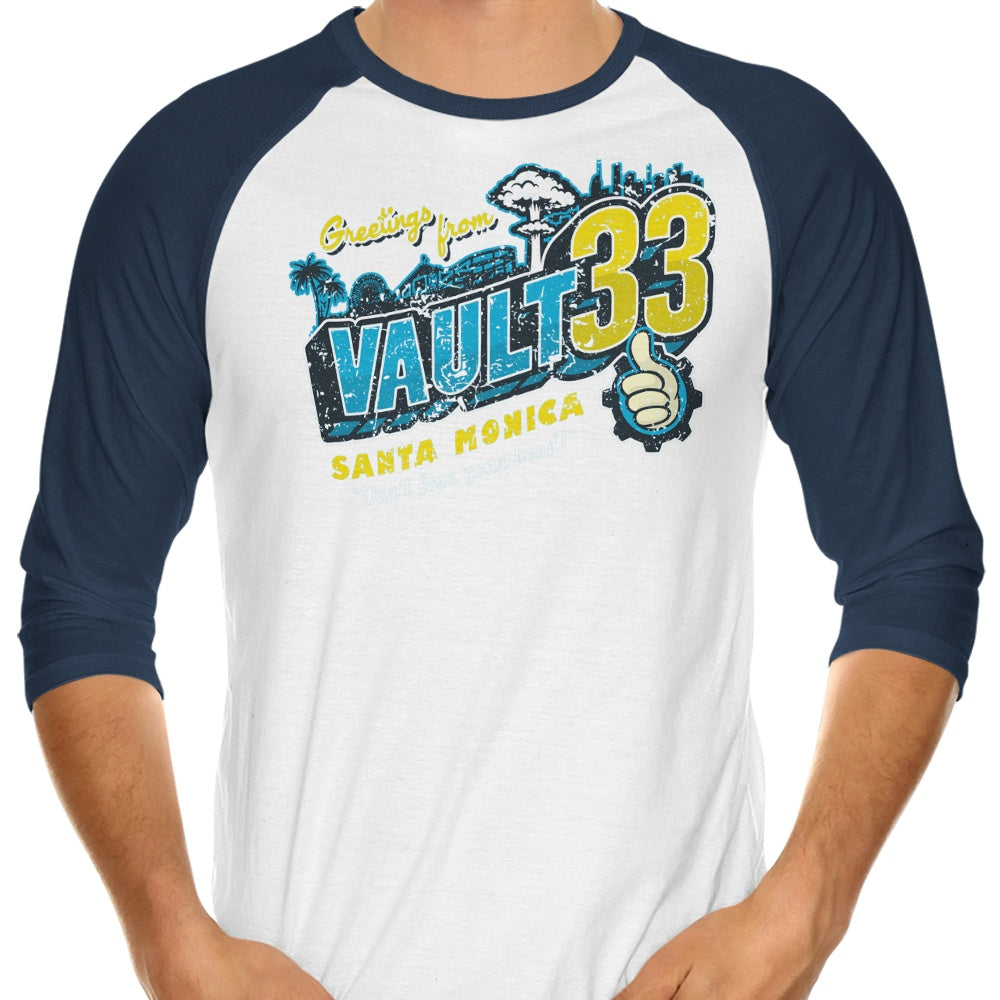 Charming 3/4 Sleeve Raglan T-Shirt with 'Greetings from 33' Design