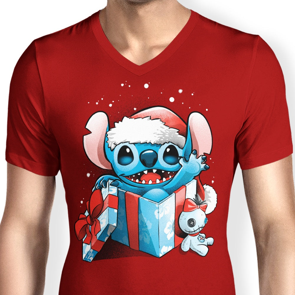A Unique Christmas-Inspired Men's V-Neck by Alemaglia
