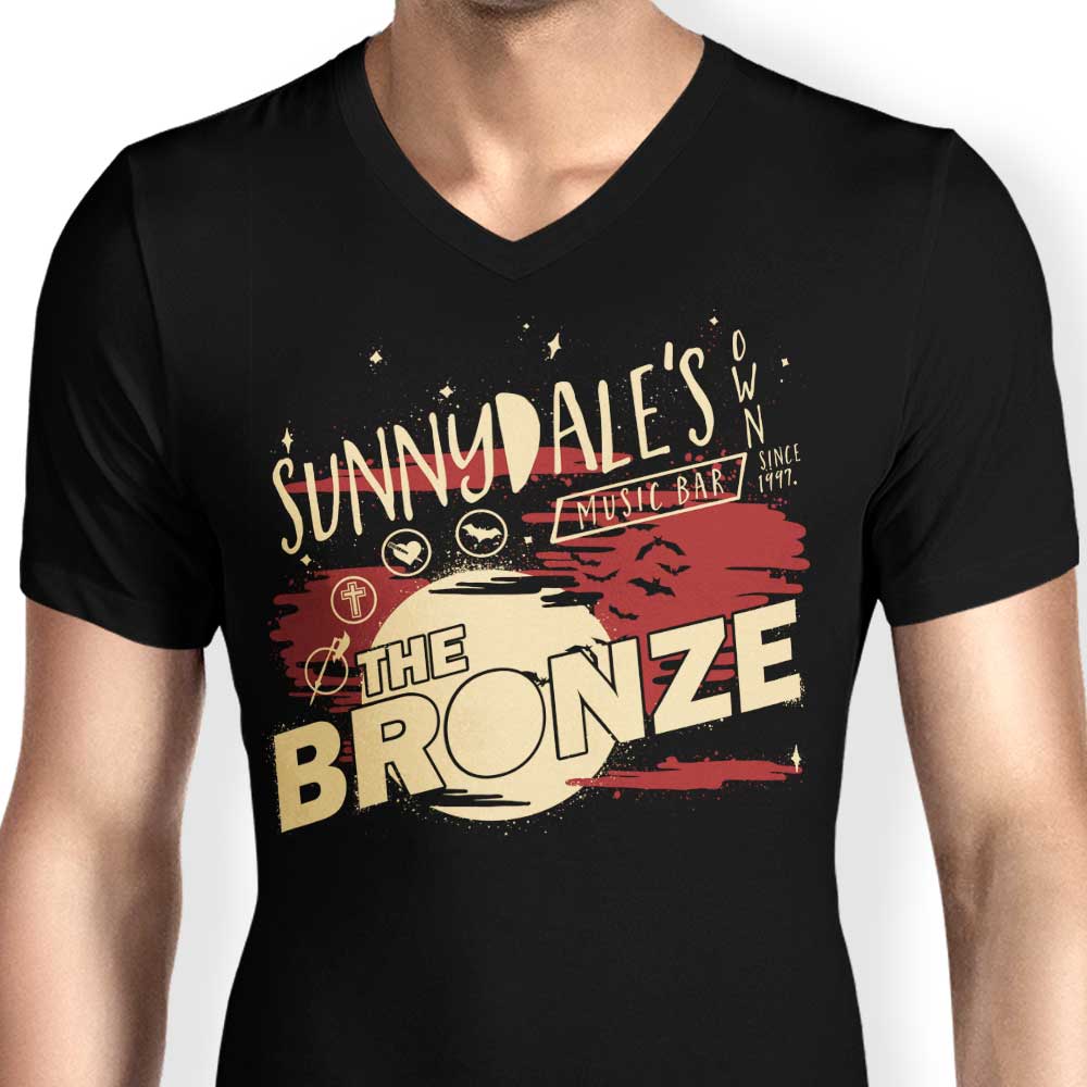 The Stylish Bronze Men's V-Neck for a Sophisticated Look