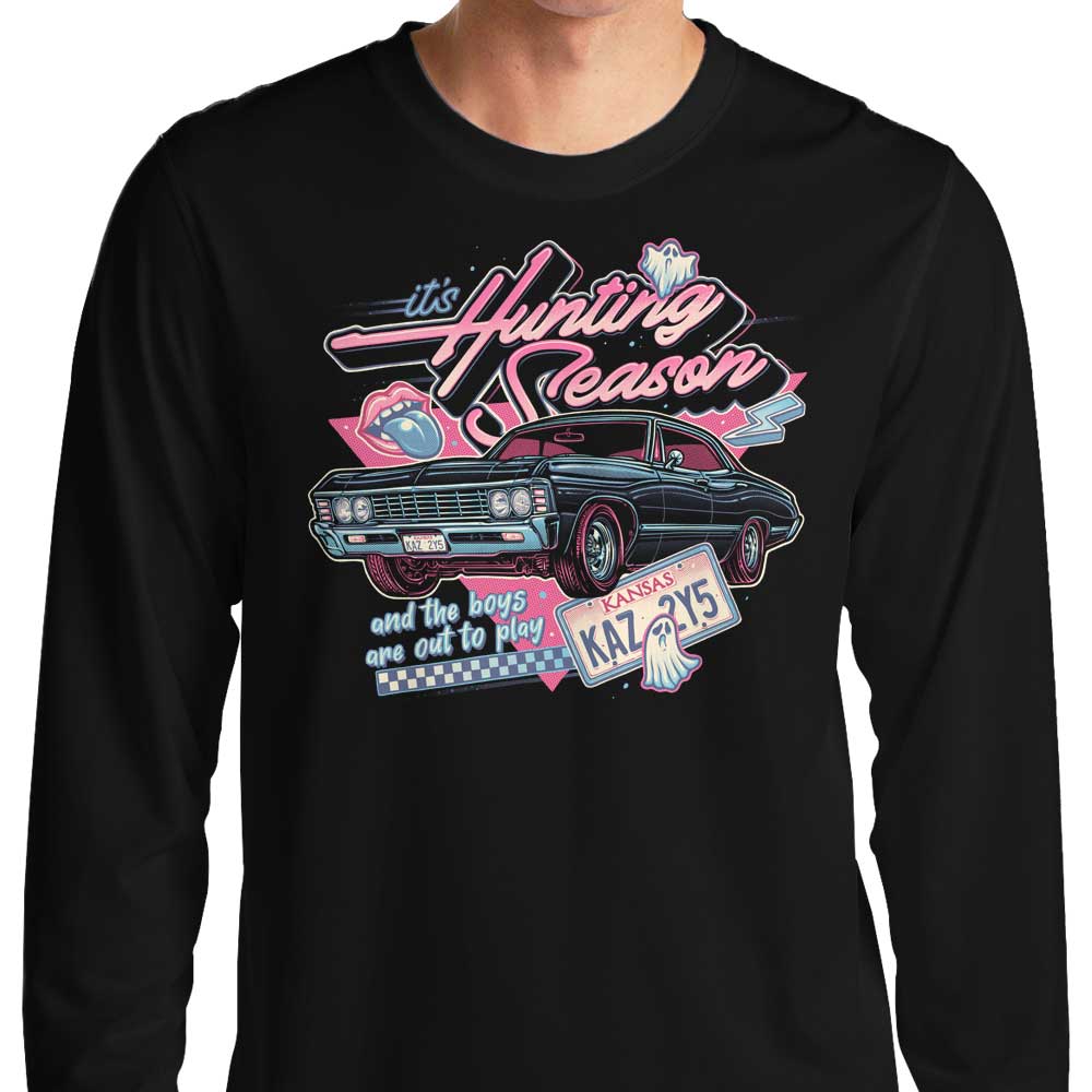 Momma Gorilla's Hunting Season-themed Long Sleeve Men's T-Shirt for Outdoor Enthusiasts